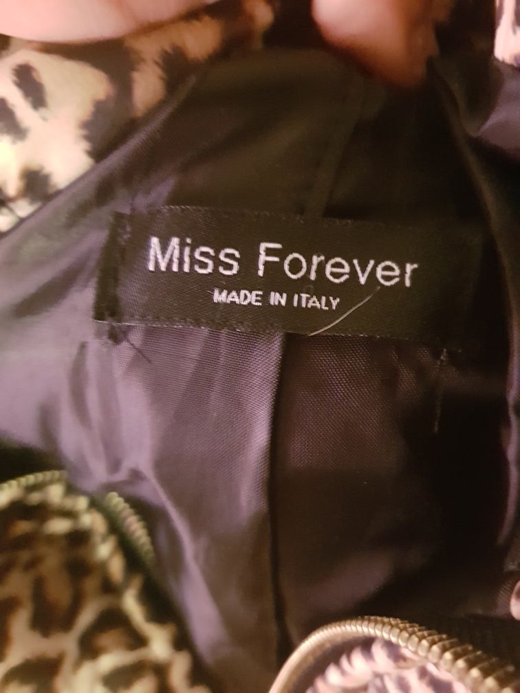 Vendo casaco de marca miss forever