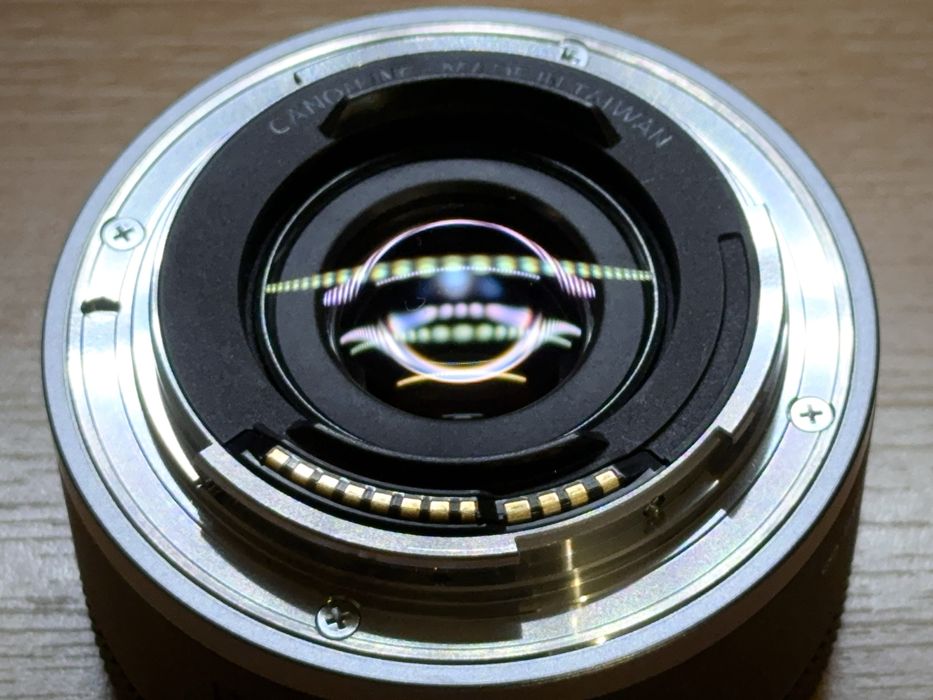 Canon RF 16 mm f/2.8 STM