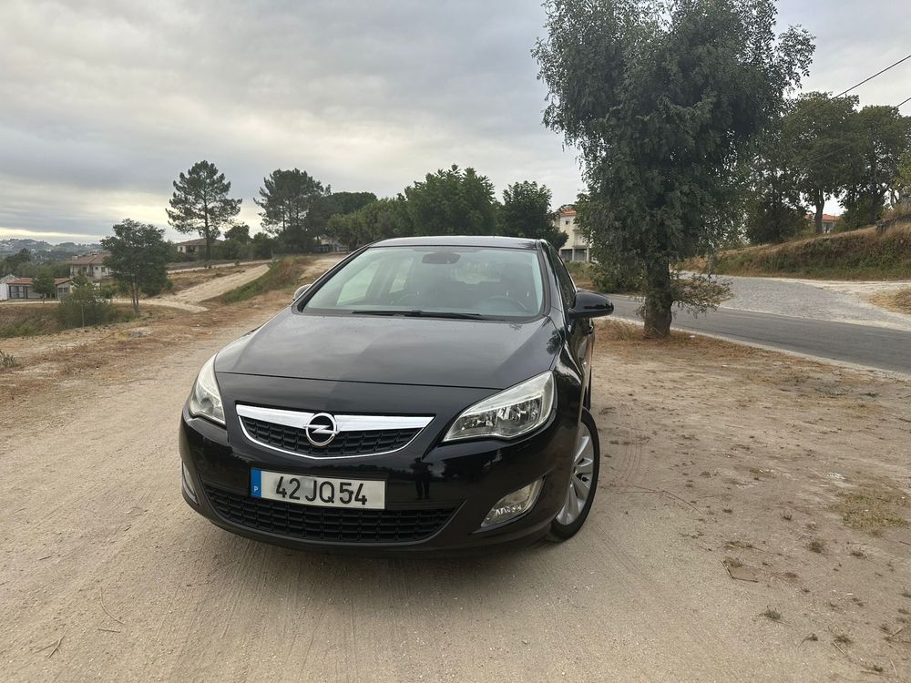 Opel Astra J Cosmos