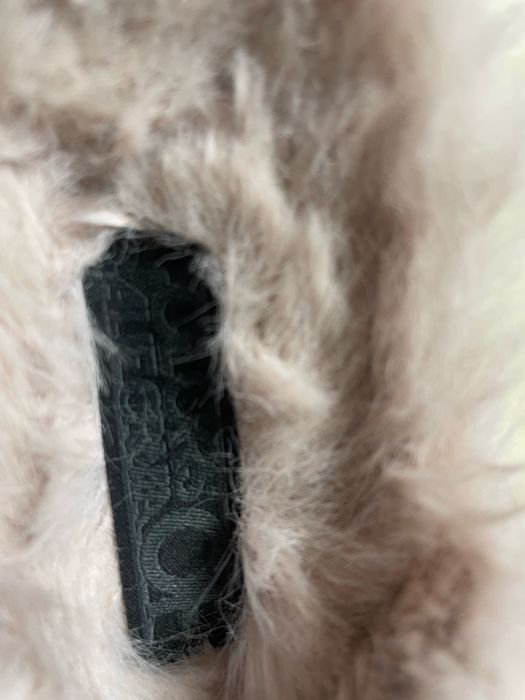 Жіночі клогі на меху