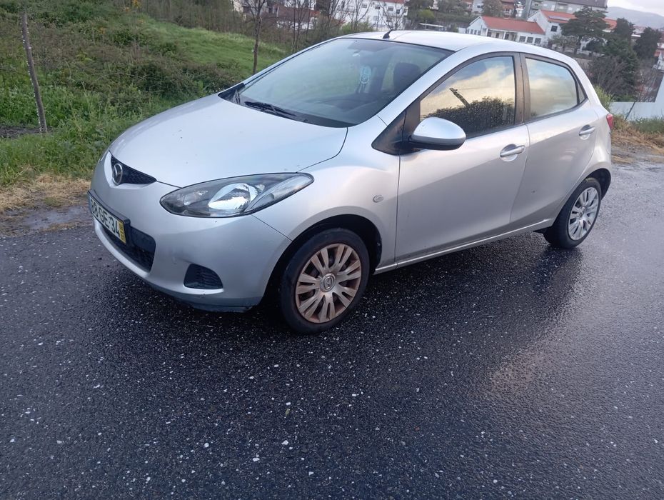 Mazda 2 impecável