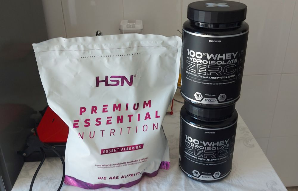 Suplemento Whey Pro + HSN embalados