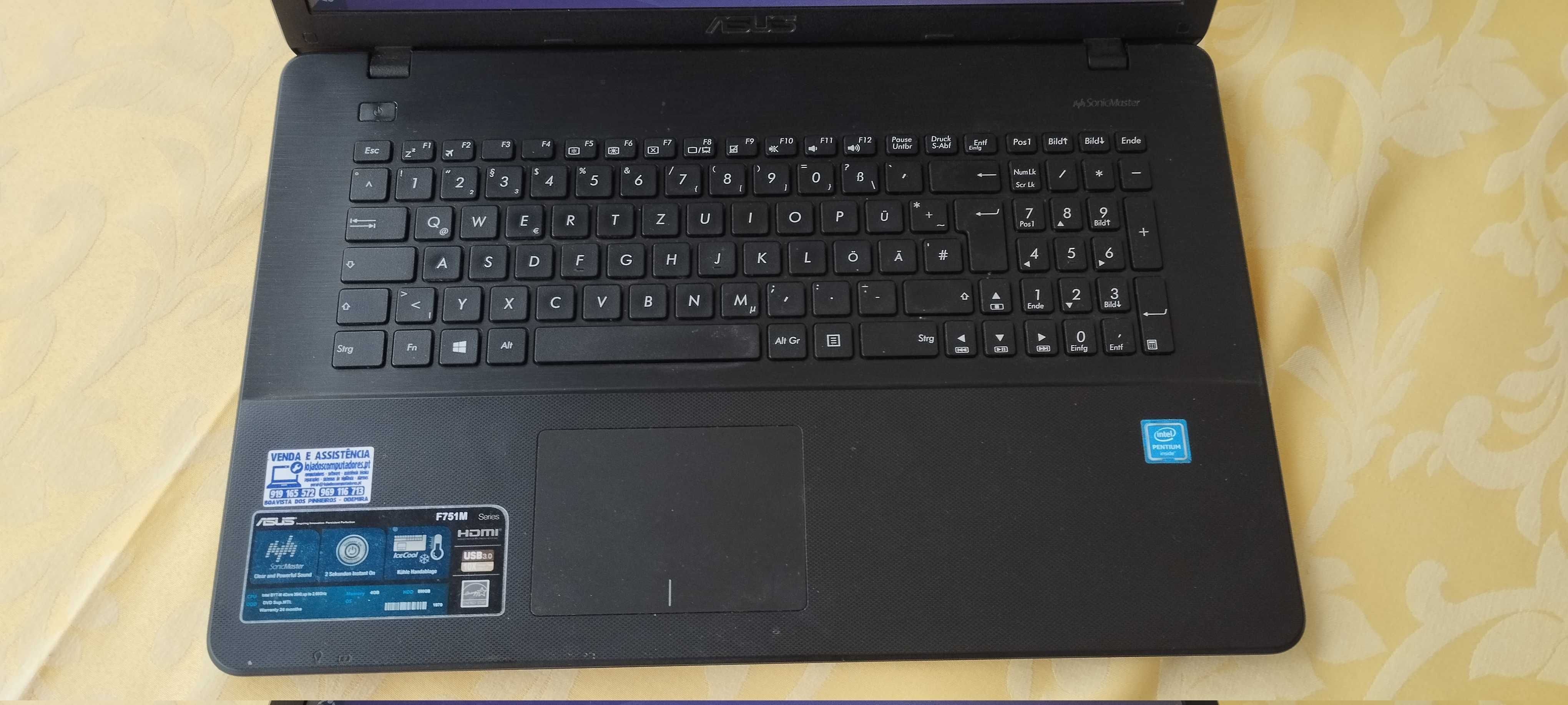 Portátil ASUS 17" F751M 4GB 500GB