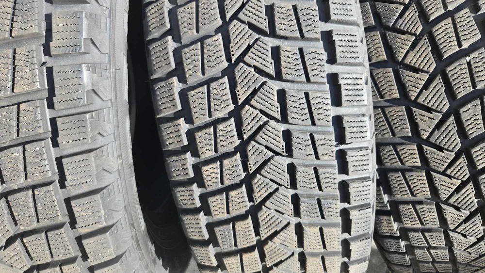 Oponi zimowe 215/65 r16