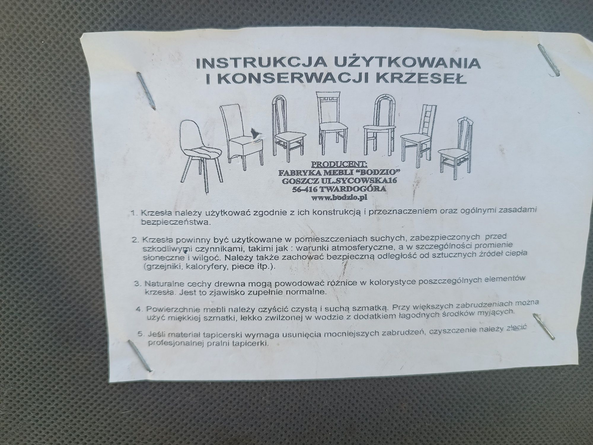 Stół i sześć krzeseł