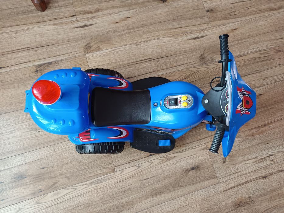 Motorek na akumulator