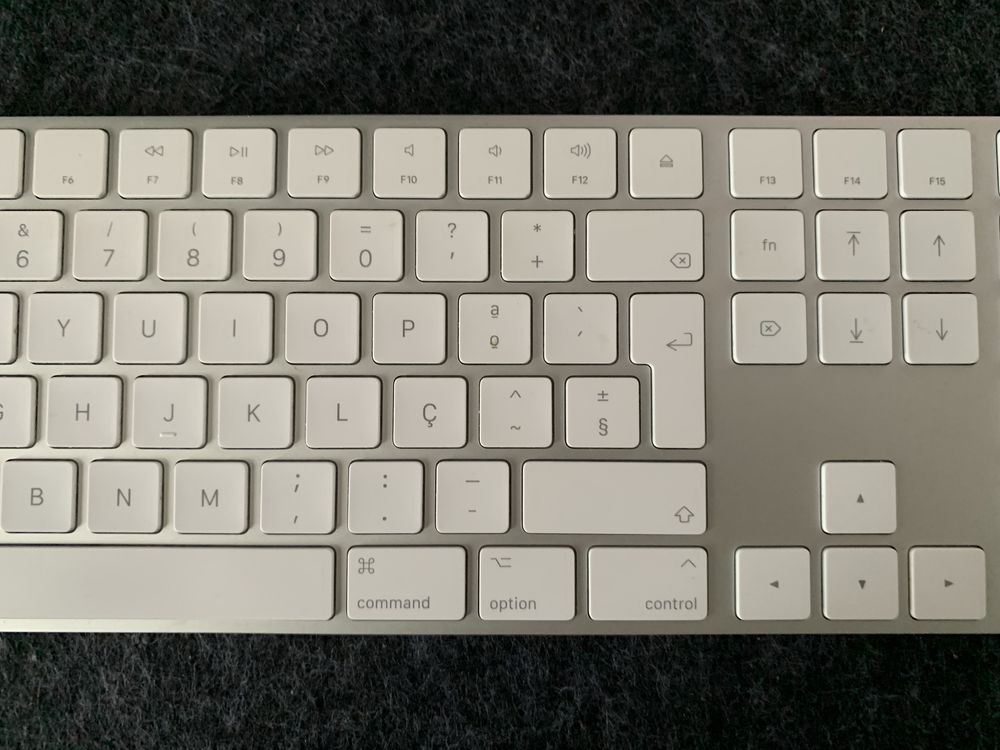 Apple Magic Keyboard Alfanumerico - Portugues