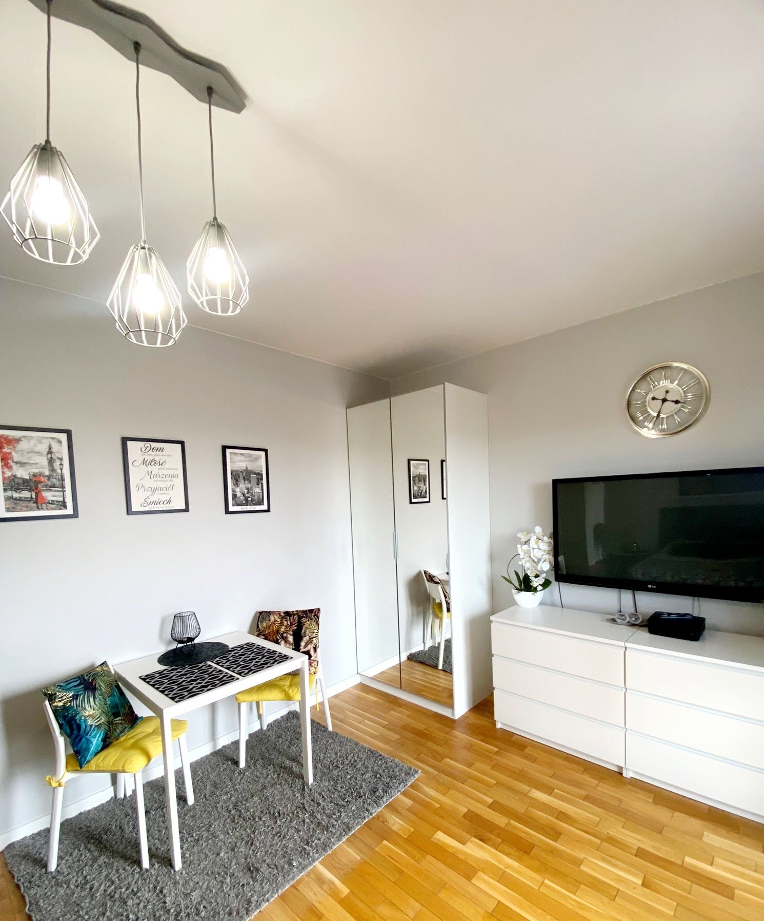 Apartament DELUX przy Galerii Łopuszańska! Na godziny/doby!
