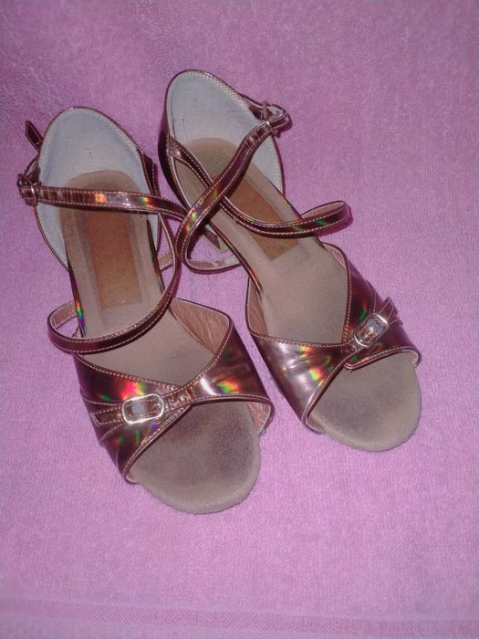 Босоніжки для бальних танців