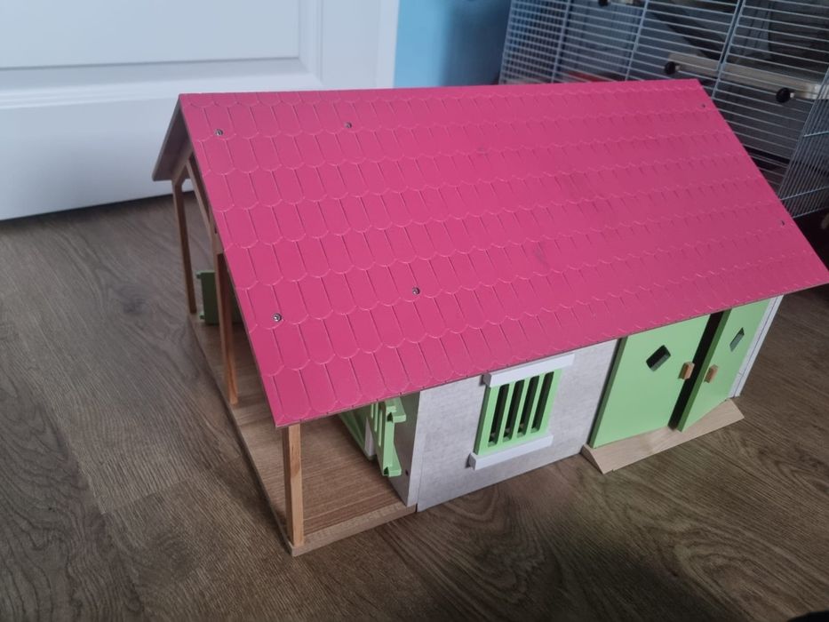 Stajnia drewniana zabawka