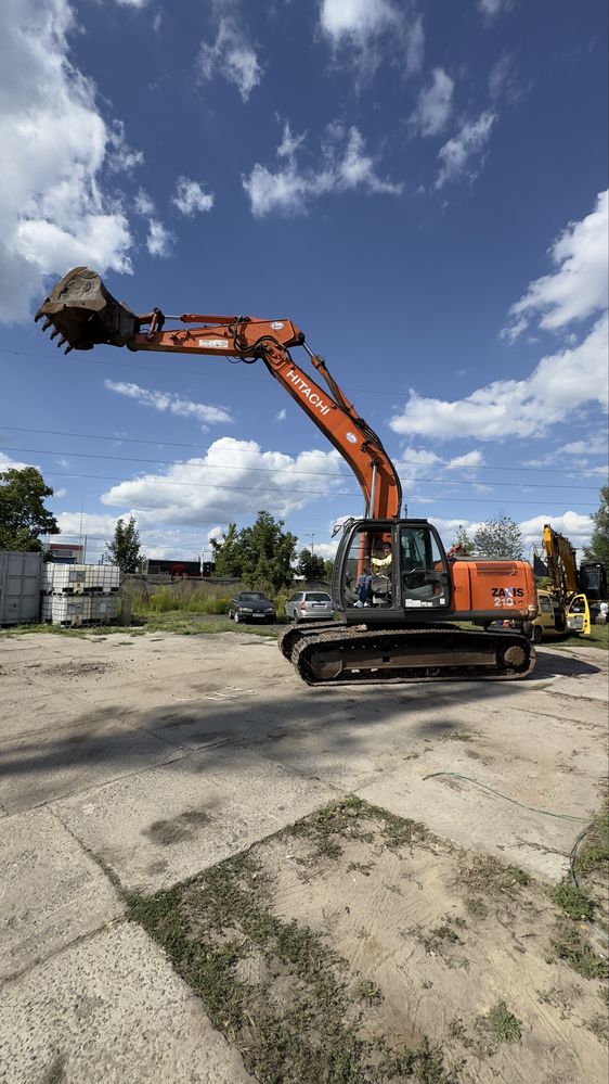 Продаж екскаватора HITACHI ZX210-LC3