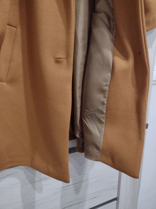 Sprzedam nowy karmelowy płaszczyk