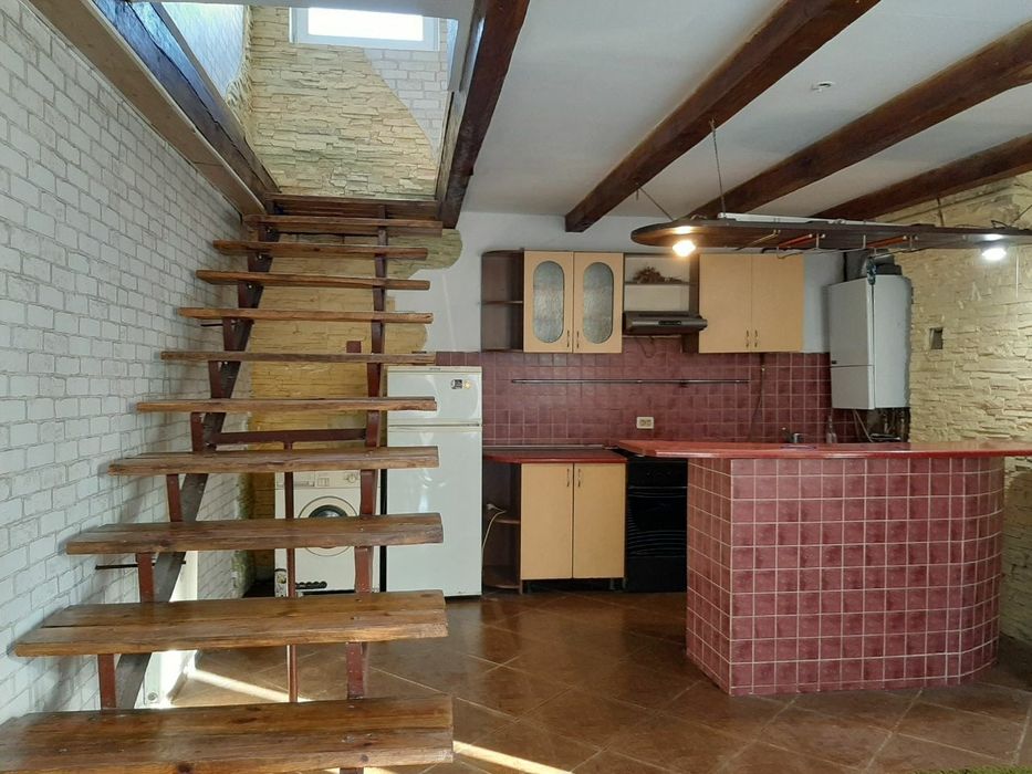 Здається 1кім. квартира, (частина будинку) на 12 Школі!