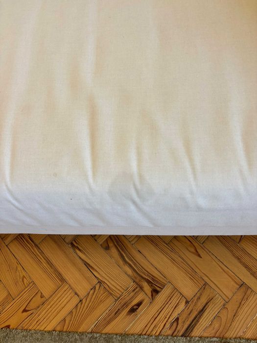 sofa beige 2 lugares