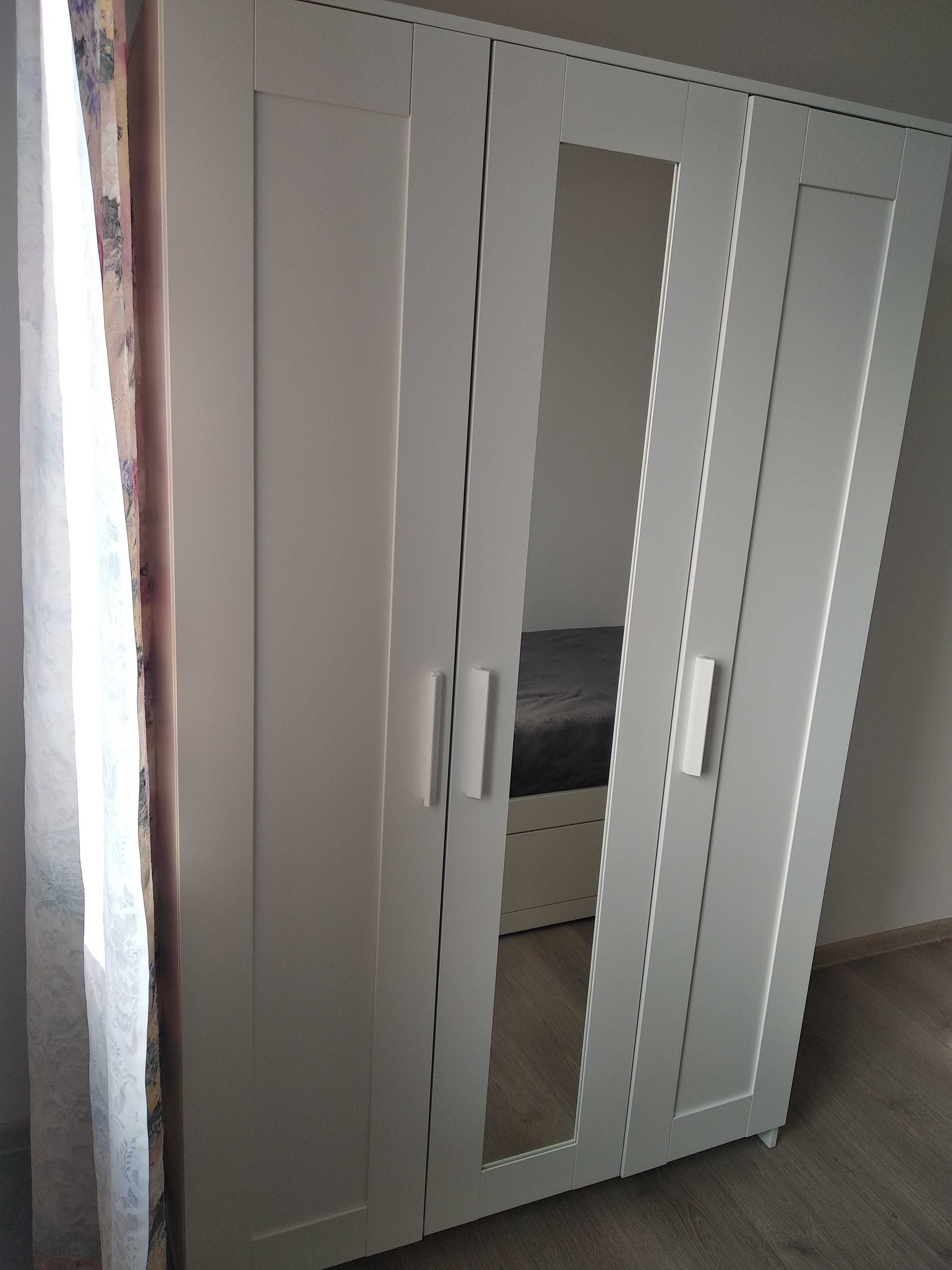 Wynajmę pokój 10 m2 w mieszkaniu trzypokojowym ul. Synów Pułku