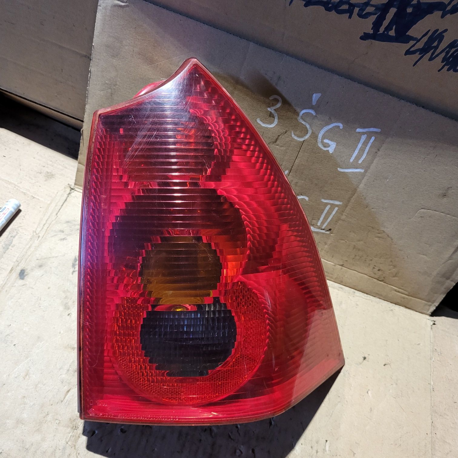 Lampa tył prawa peugeot 307SW kombi 2005r VALEO