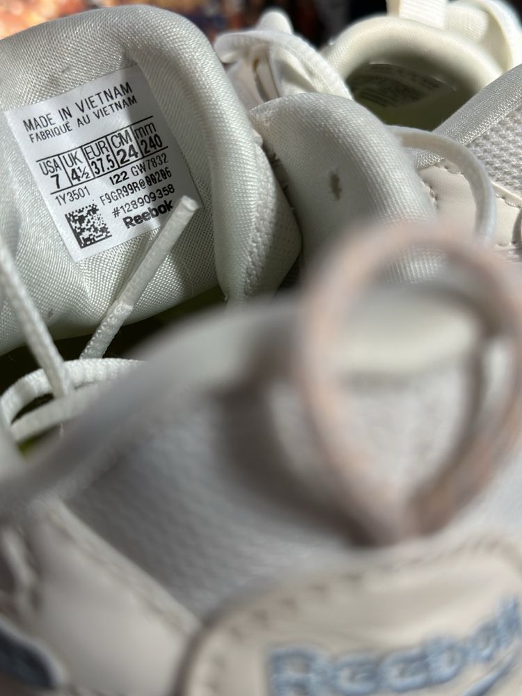 Кроссівки Reebok оригінал р. 37.5
