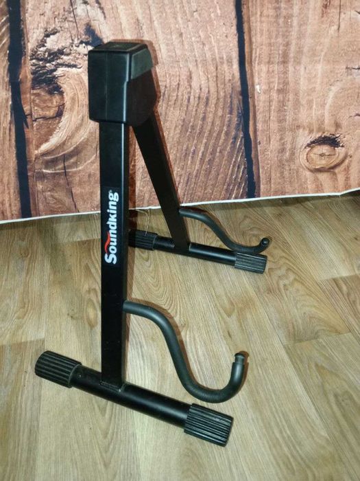 Универсальная стойка для электро гитары SOUNDKING