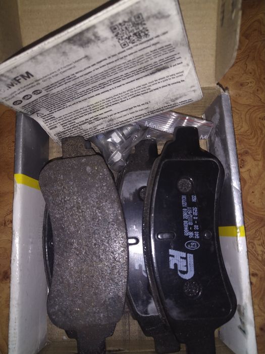 Передні тормозні колодки Сітроен с4 Пежо 207