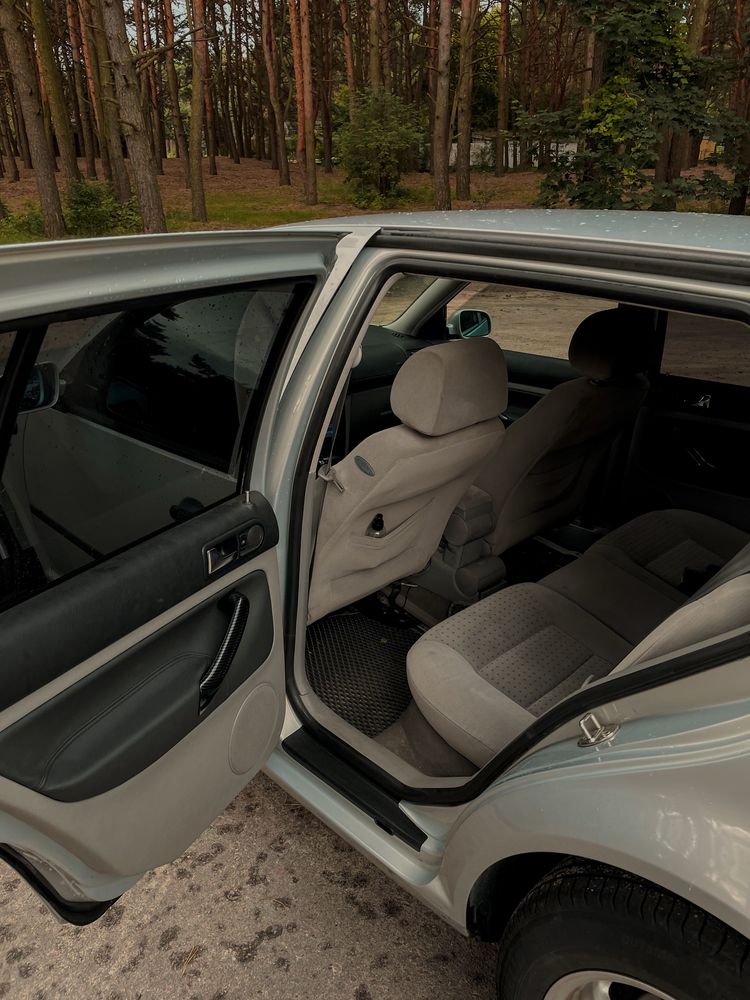 Volkswagen Golf 4 1.6 АКП
