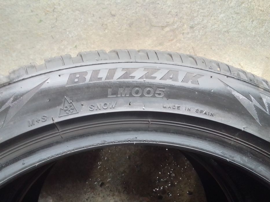 Cena za 2 Opony zimowe 235/45r18 BRIDGESTONE 2023r