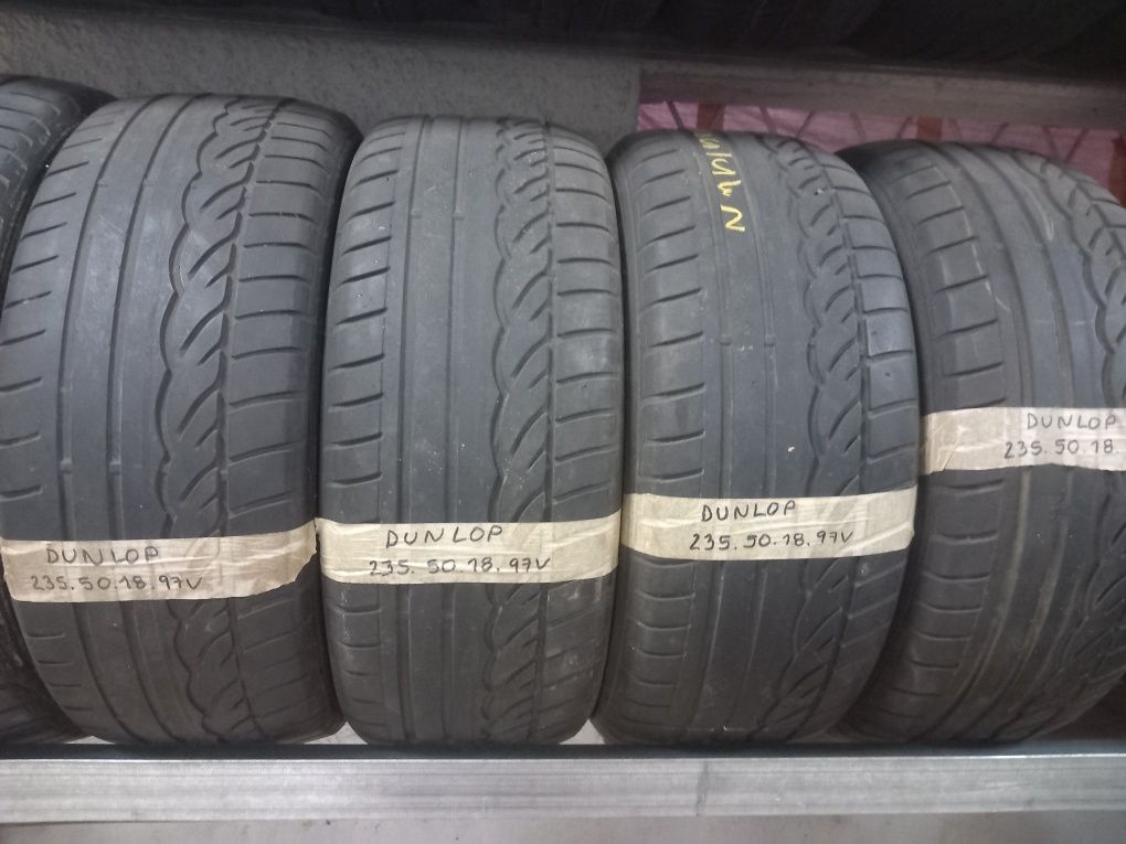4 Pneus usados Dunlop 235/ 50 R18 97V