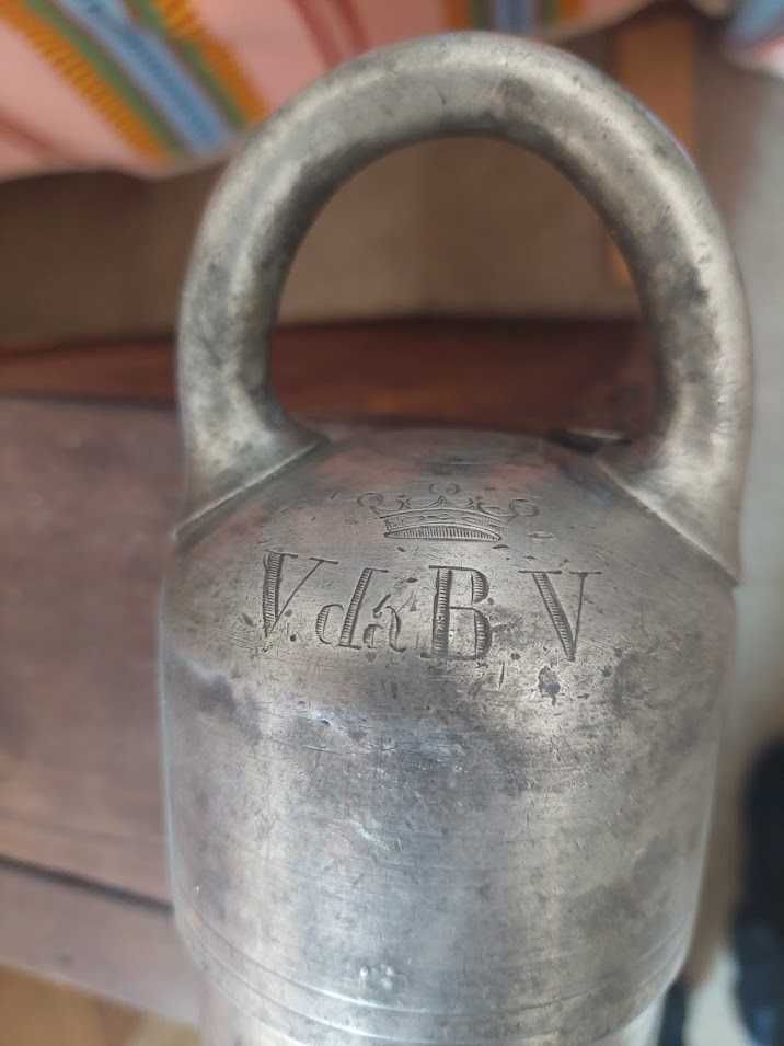 Recipiente de medida metálico