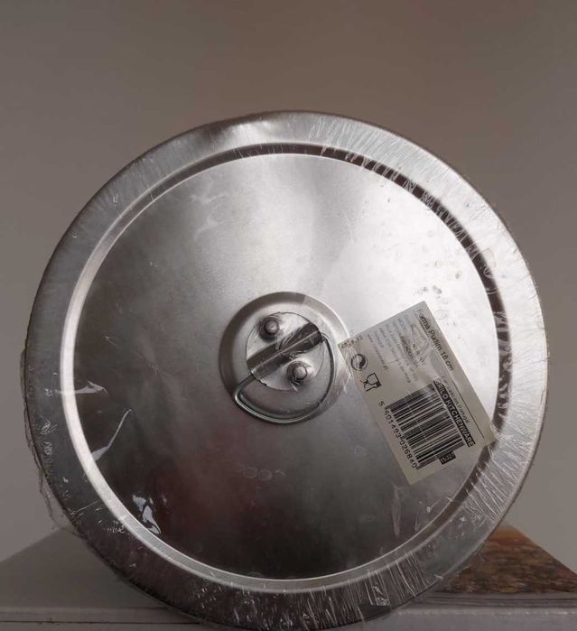 Formas de Pudim, Metálica 18cm., e em Silicone 20cm.