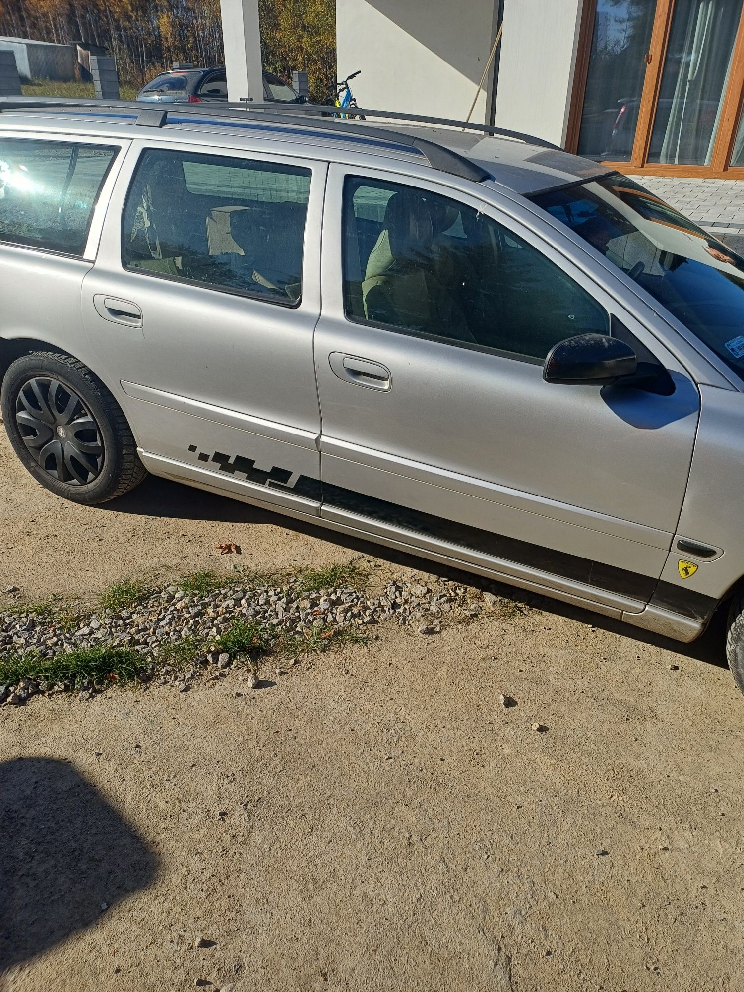 Błotnik volvo v70 II fl 426-26 srebrny 04-09r s60