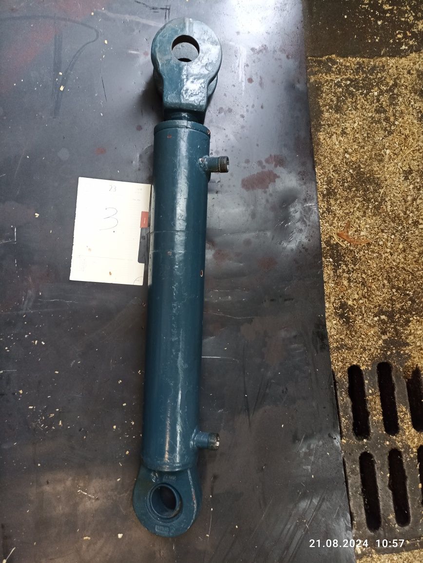 Siłownik hydrauliczny dwustronnego działania
