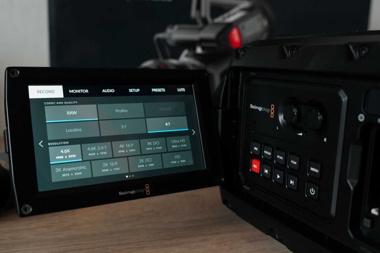 Blackmagic Ursa Mini 4.6K EF –BODY JAK NOWA w doskonałym stanie