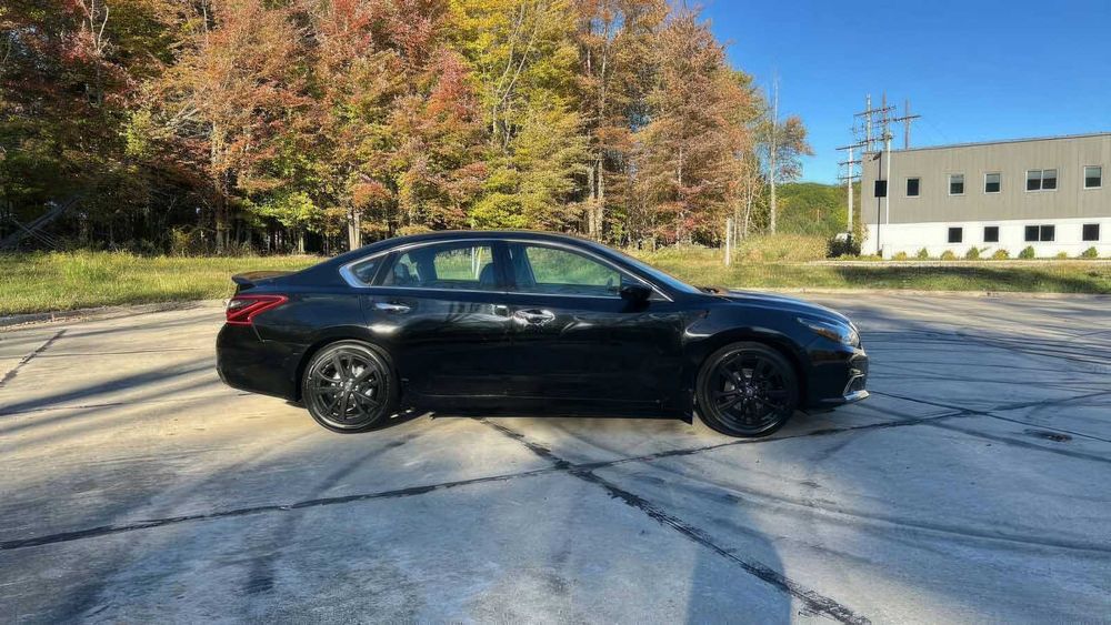 Nissan Altima      2017