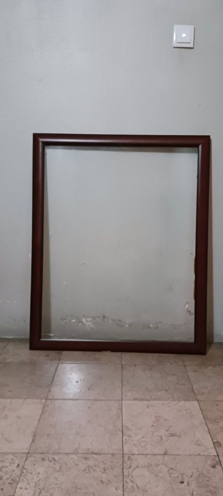 Moldura em madeira com vidro
