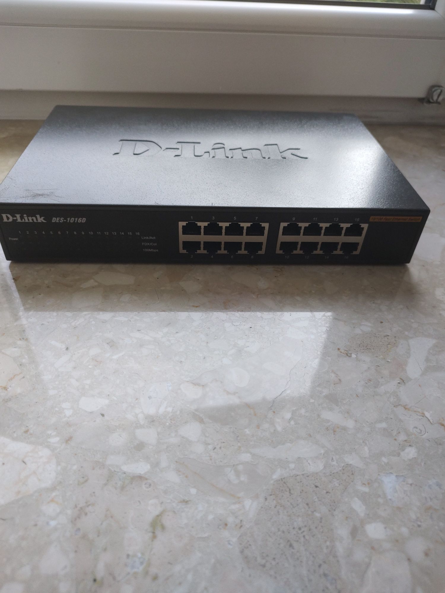 Switch 16 portów D-Link DES-1016D 10/100 Fast Ethernet Switch