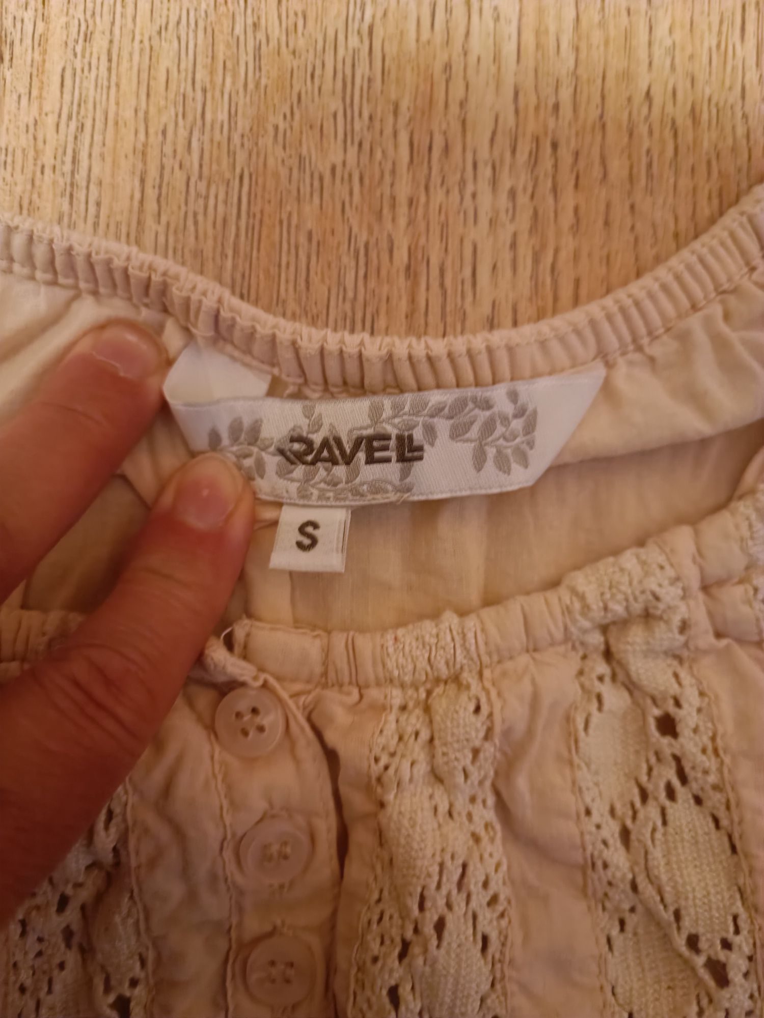 Piękne stylowe bluzeczki na lato w rozmiarze S