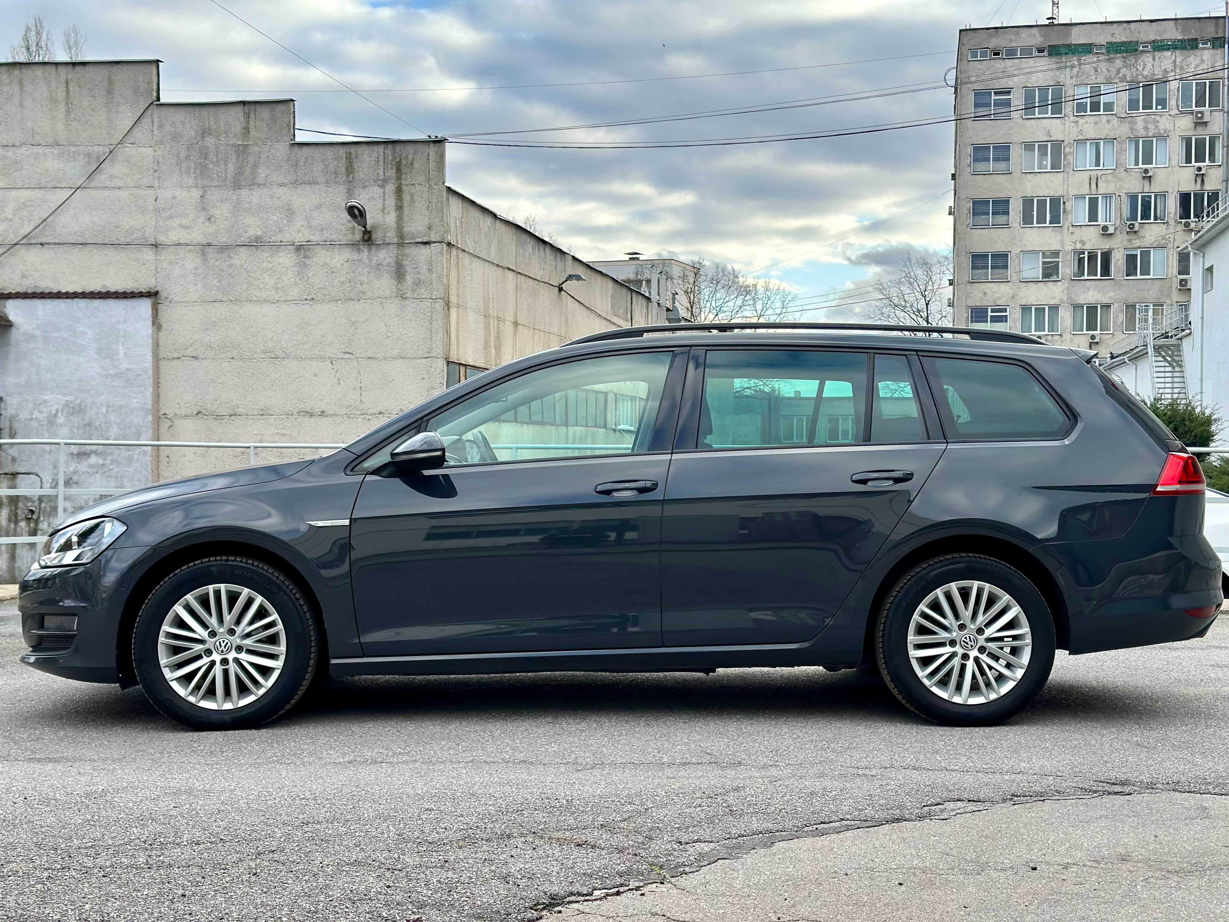 Фольцваген Гольф 7 CUP 1.6TDI Свіжопригниний!Volkswagen GOLF! Автомат