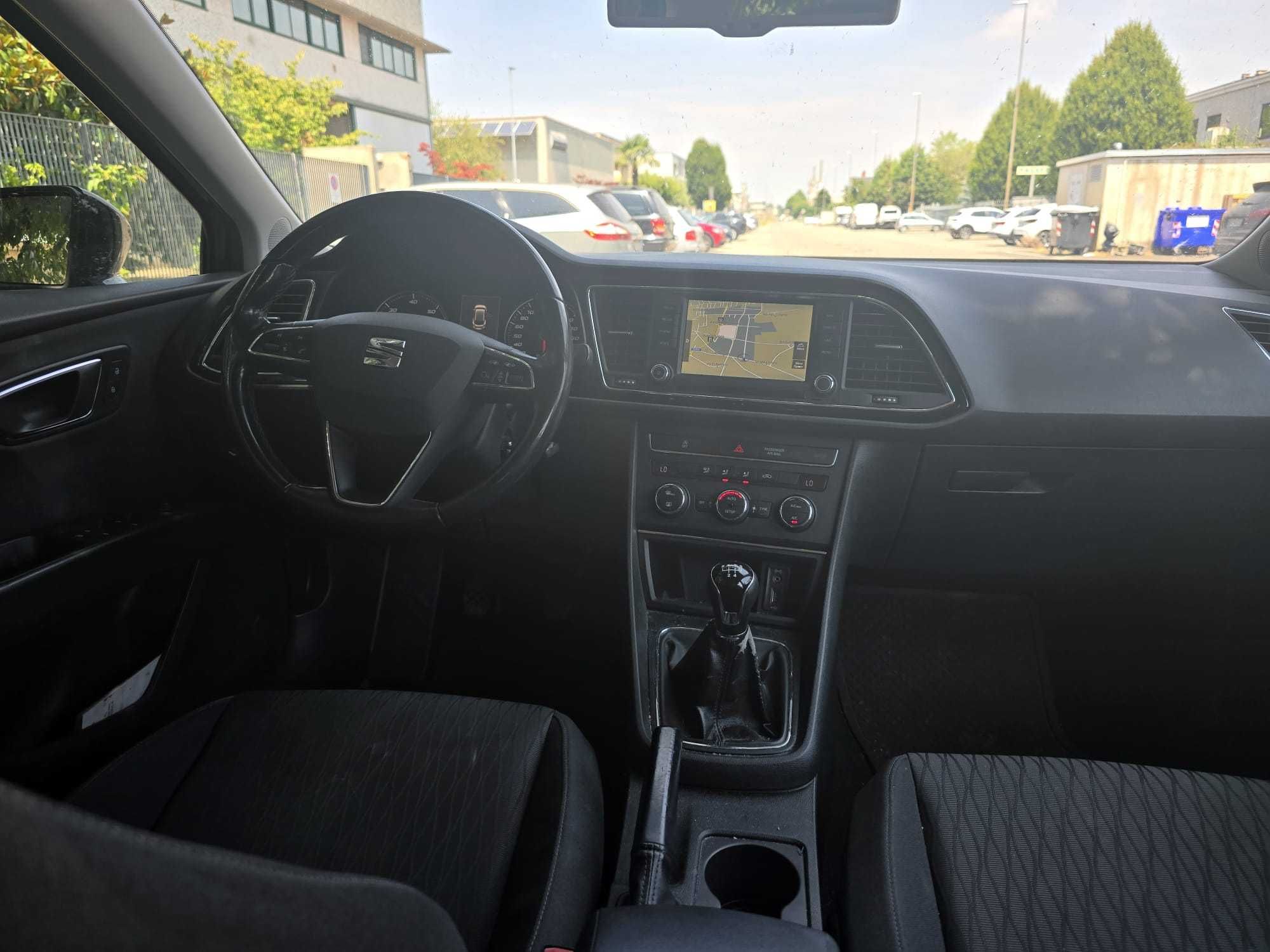 Seat Leon 1.6tdi  Posiadam inne auta z włoch  całe  i uszkodzone