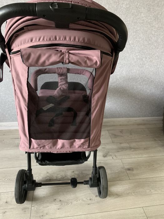 Прогулянкова дитяча коляска Bамbi M Рожева