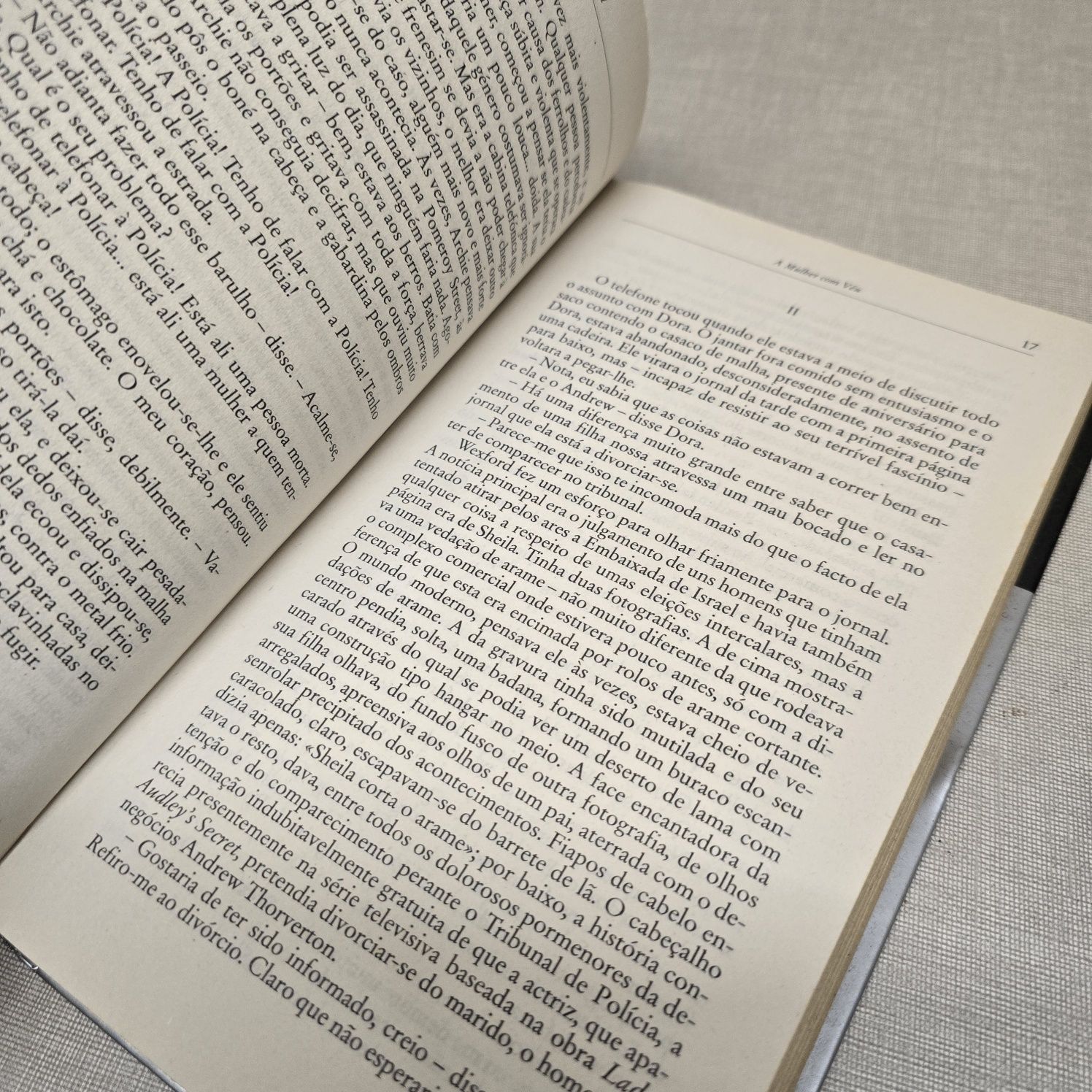 Livro  "A mulher com véu "