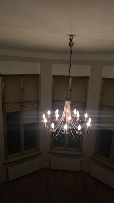 Elegancki żyrandol świecznikowy 12 świateł – złoty, duży rozmiar