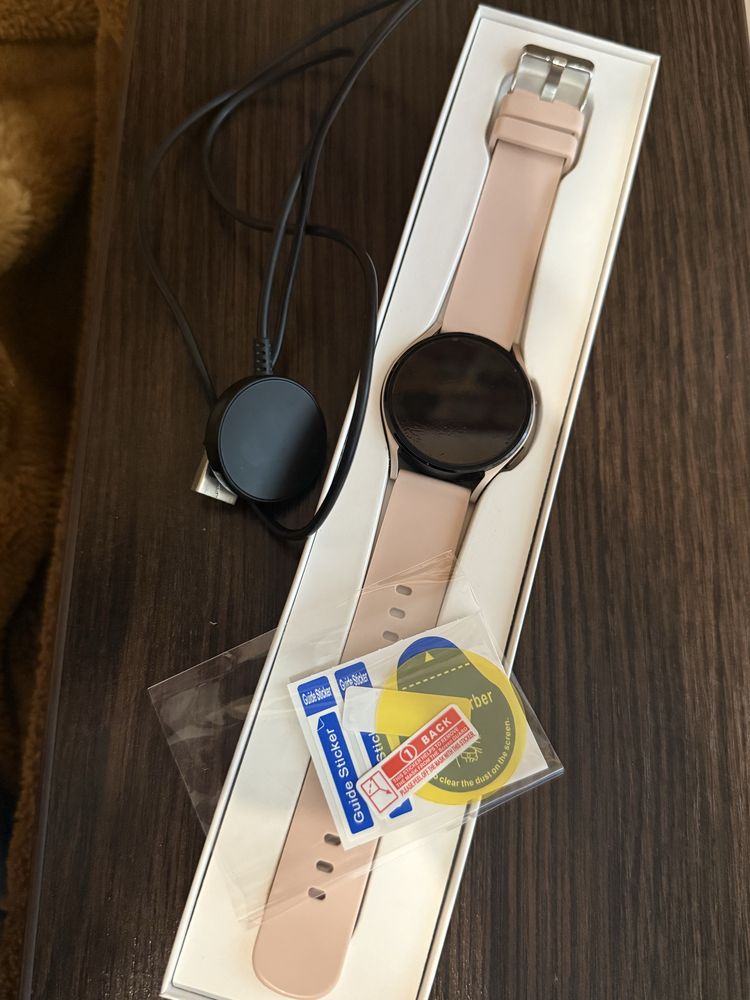 Продам часи Samsung Galaxy Watch4