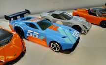 Hot Wheels e outros - 14 carros
