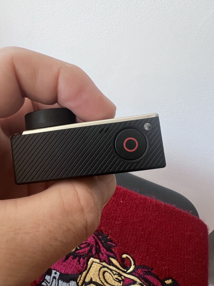 GoPro Hero4, só a câmera, funcionameneto 100%, alguns danos na carcaça