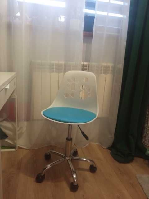 Krzesło biurkowe dla dziecka
