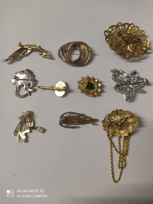 Брошки вінтажні по 150 грн.