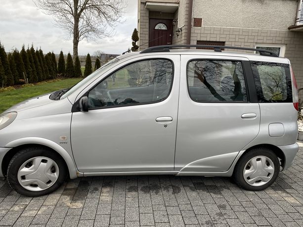 Toyota yaris verso