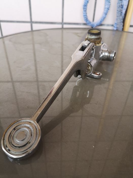 Pedal Agua Banca Industrial