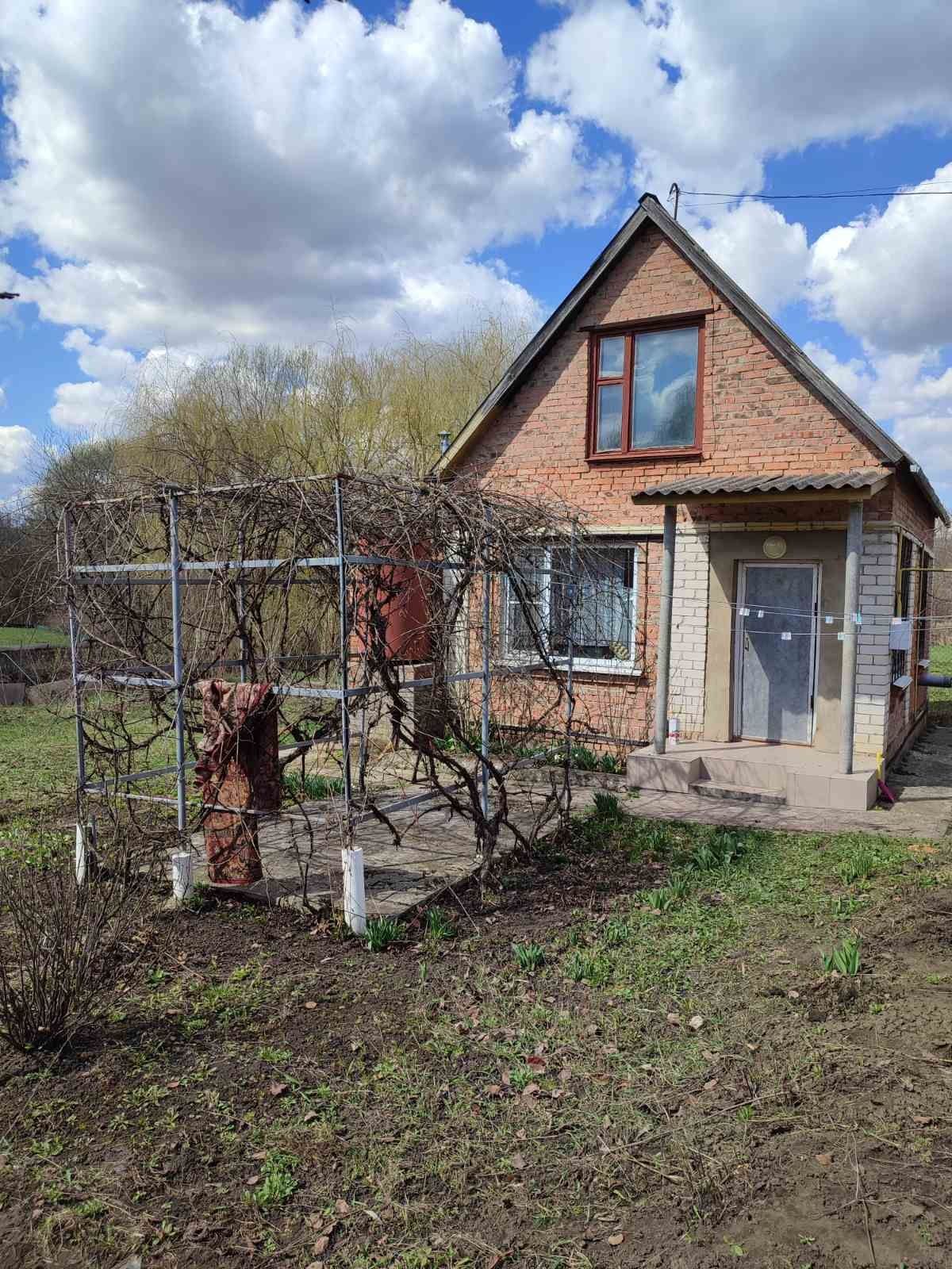 Продаж дачного будинку від власника