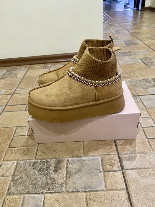 Черевики жіночі, угі