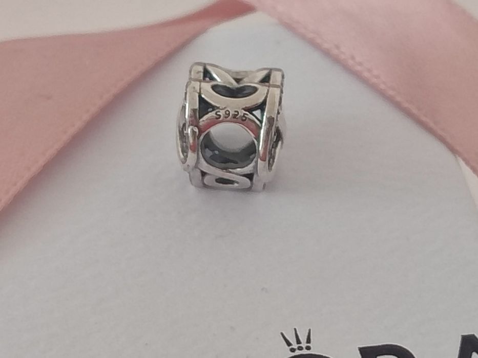 Zawieszka charms Pandora Nowa WYSYLAM W PUDELKU